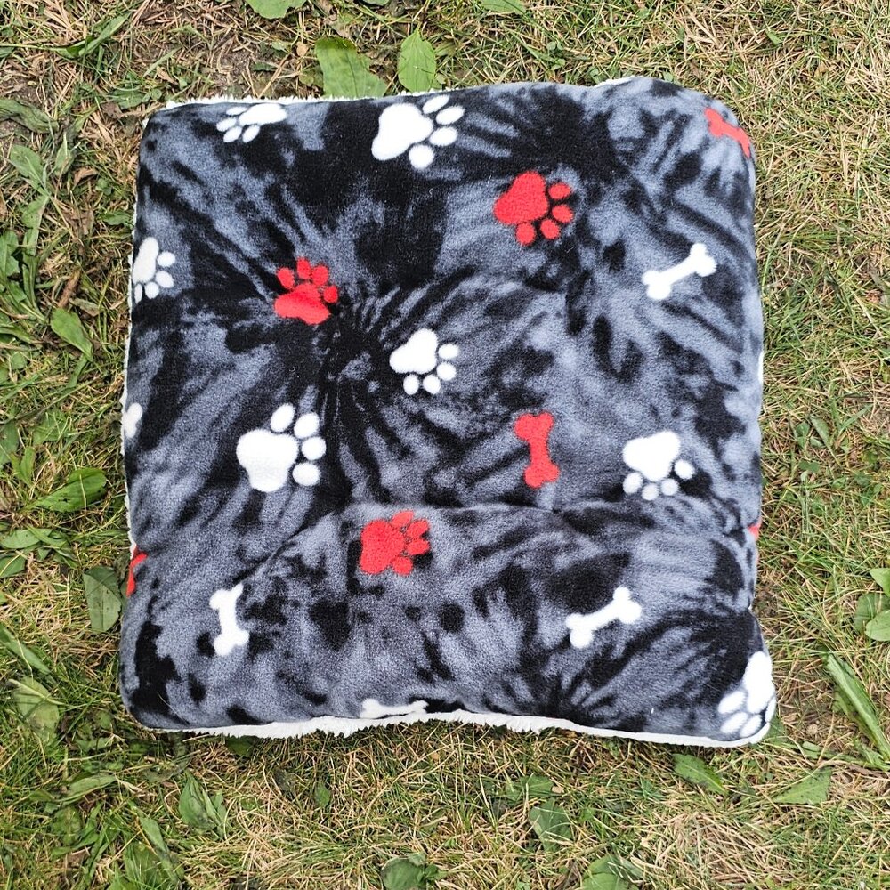 NEW! Bones Paw Prints Pet Bed - SMALL 6 layers, Fleece + Sherpa | Dog Puppy Cat